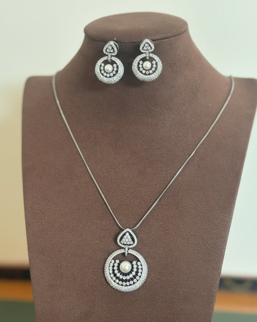 Jet Halo Zirconia Pendant Set