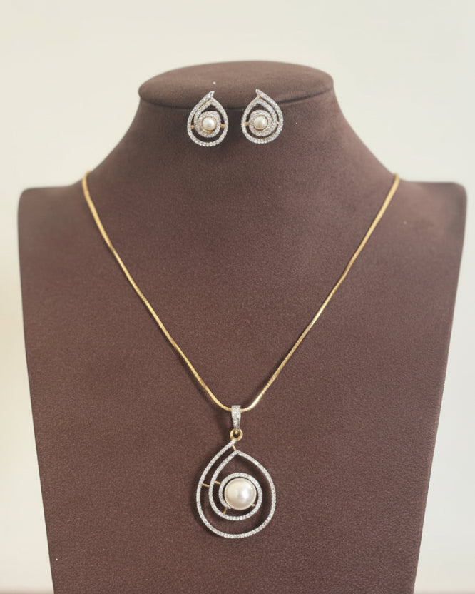 Golden Drop Zirconia Pendant Set