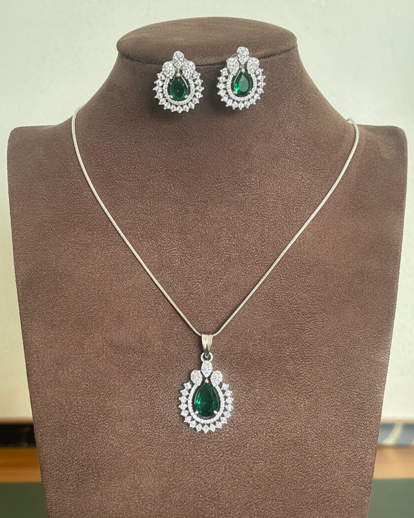 Emerald Bright Zirconia Pendant Set