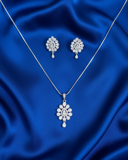 White Classic Zirconia Pendant Set